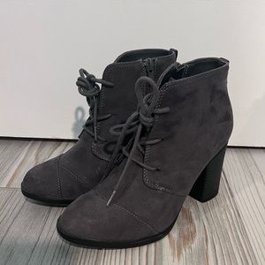 Women’s size 5 dark gray heeled booties